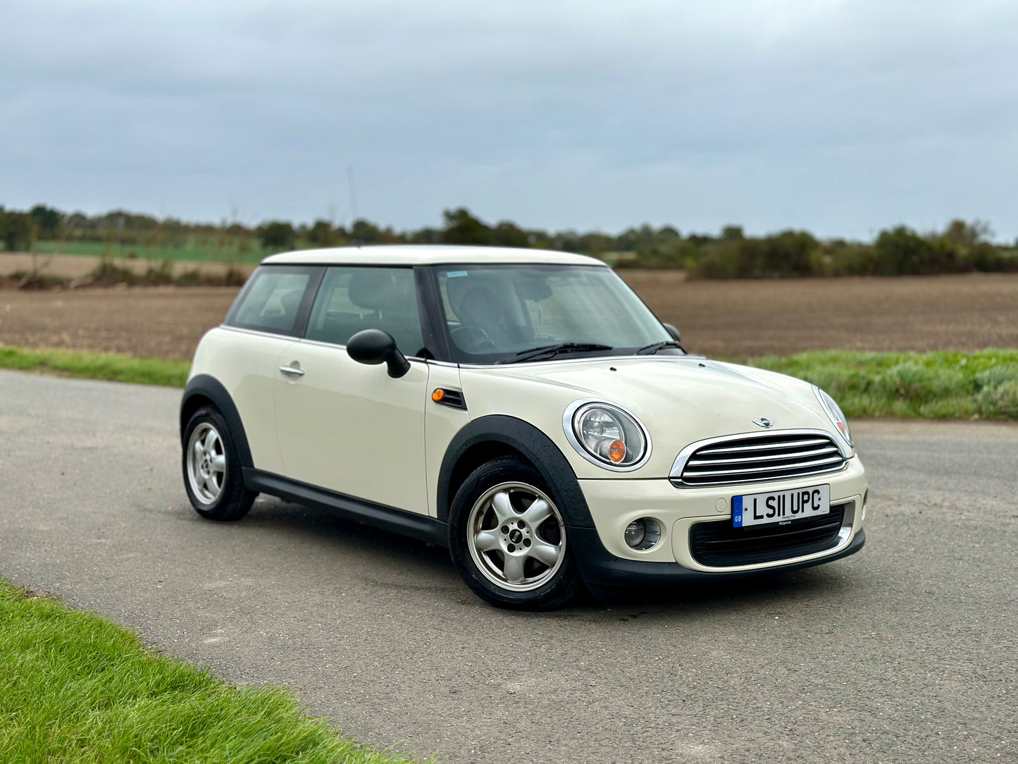 MINI HATCHBACK 1.6 One 3dr