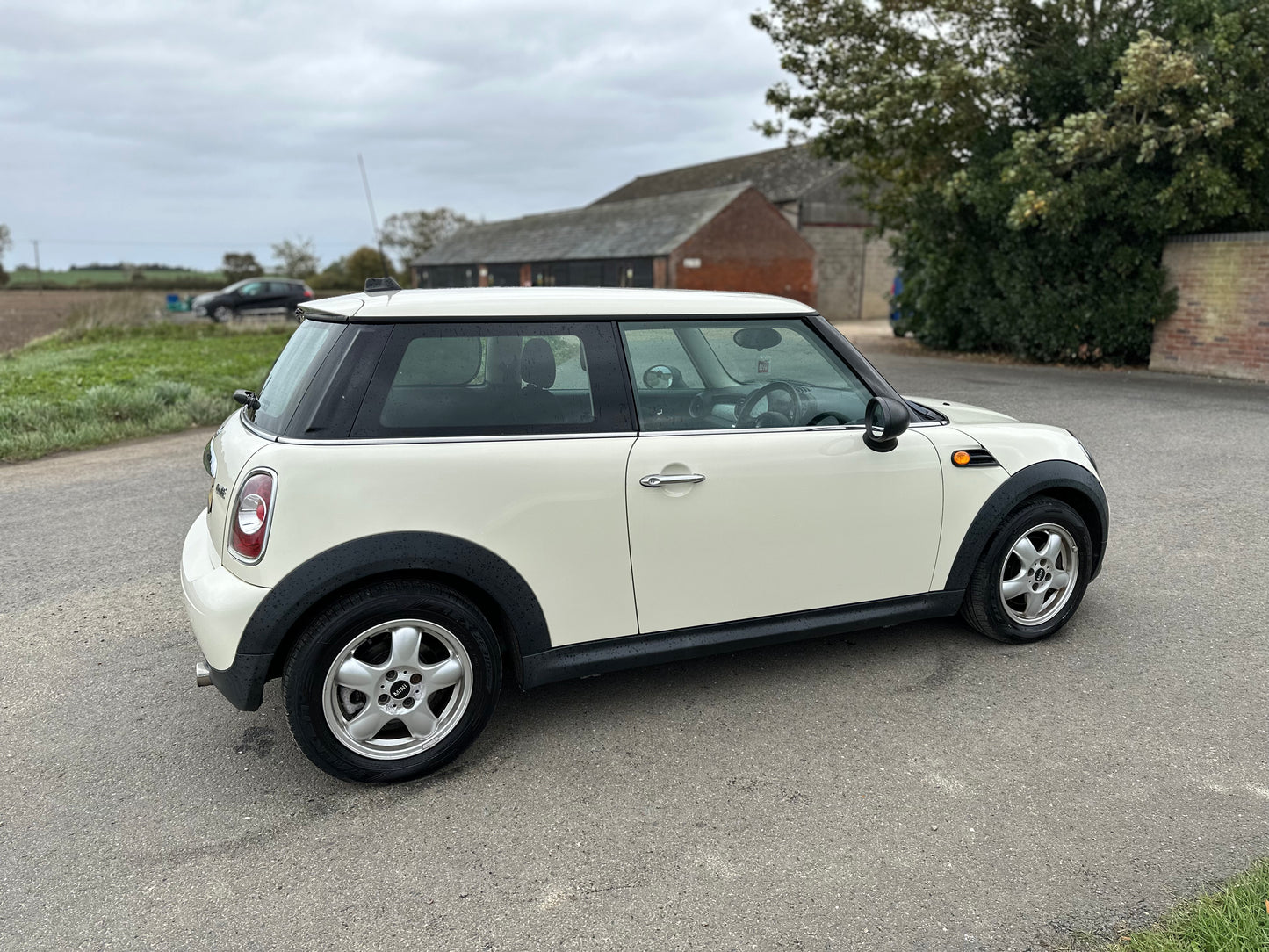 MINI HATCHBACK 1.6 One 3dr