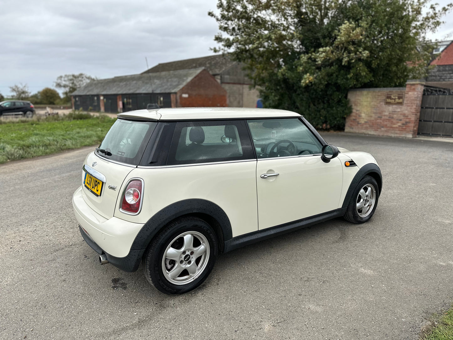 MINI HATCHBACK 1.6 One 3dr