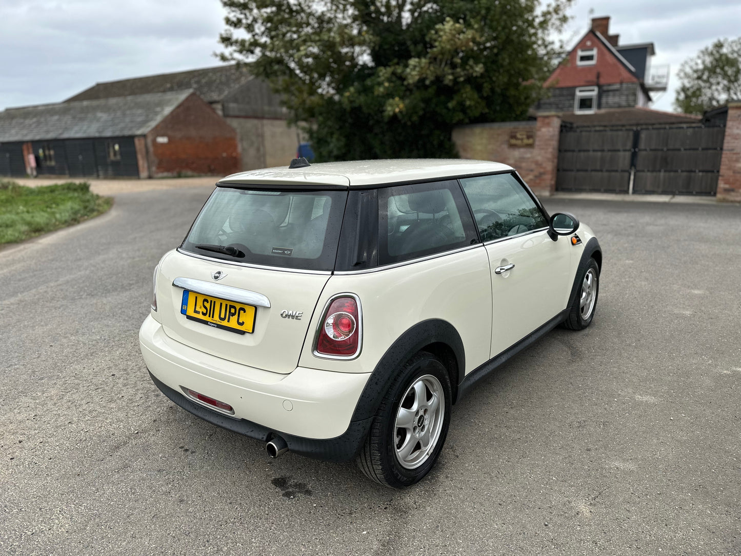 MINI HATCHBACK 1.6 One 3dr