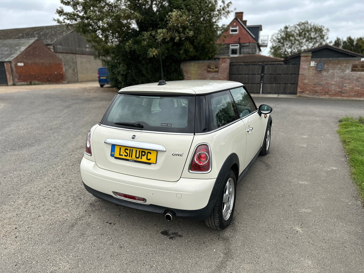 MINI HATCHBACK 1.6 One 3dr