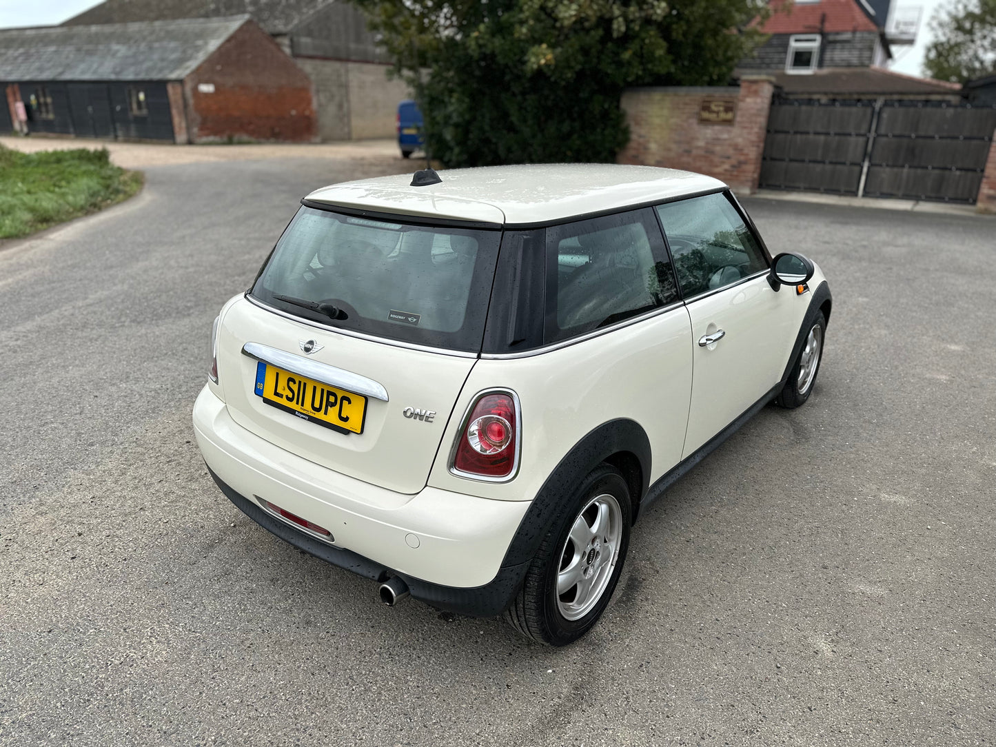 MINI HATCHBACK 1.6 One 3dr