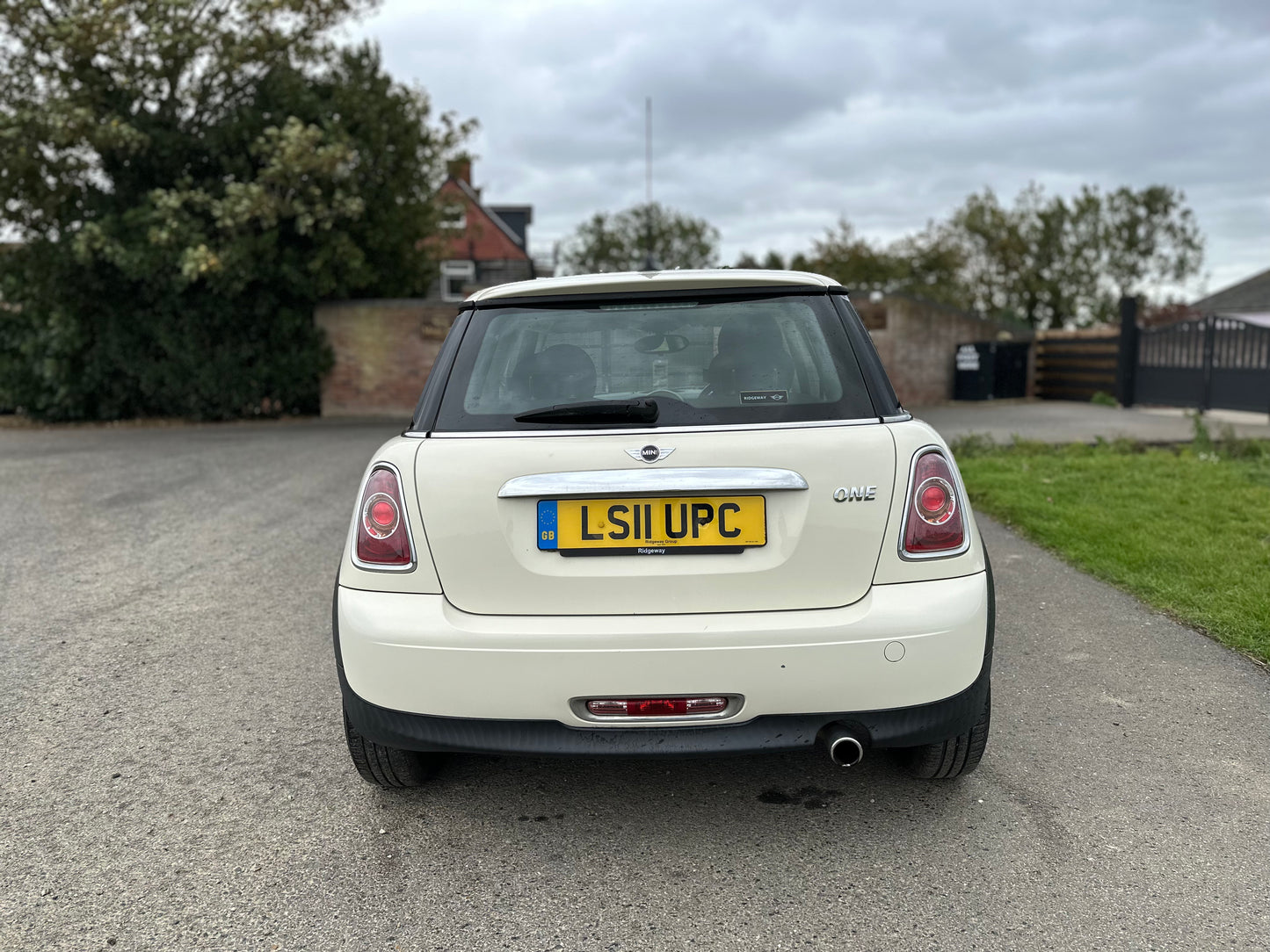 MINI HATCHBACK 1.6 One 3dr