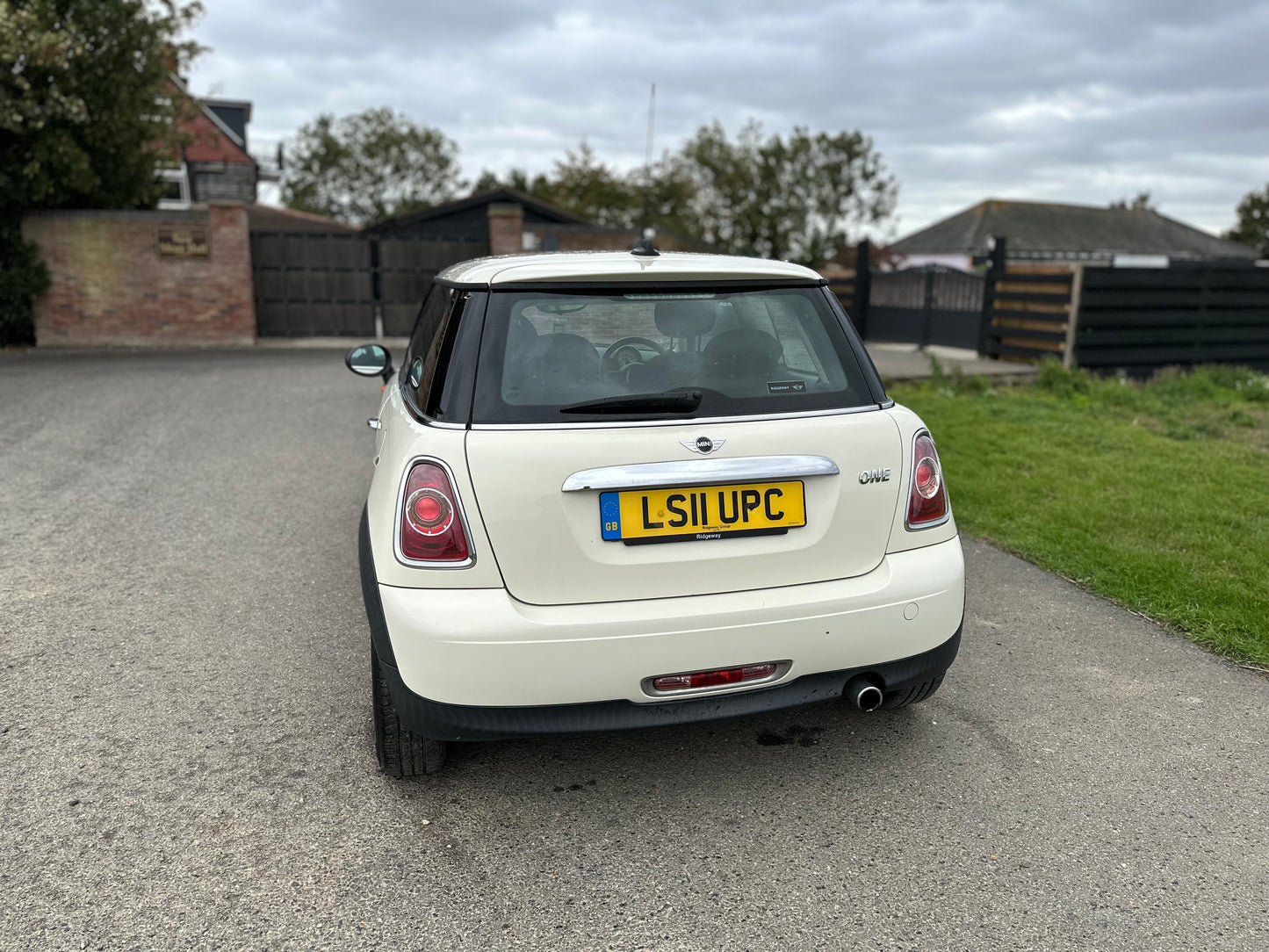 MINI HATCHBACK 1.6 One 3dr
