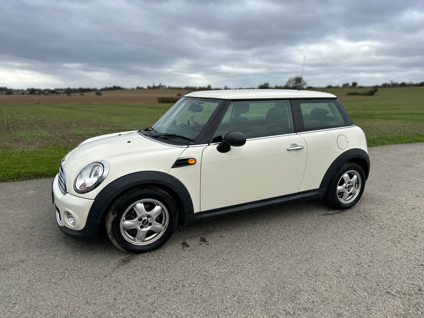 MINI HATCHBACK 1.6 One 3dr