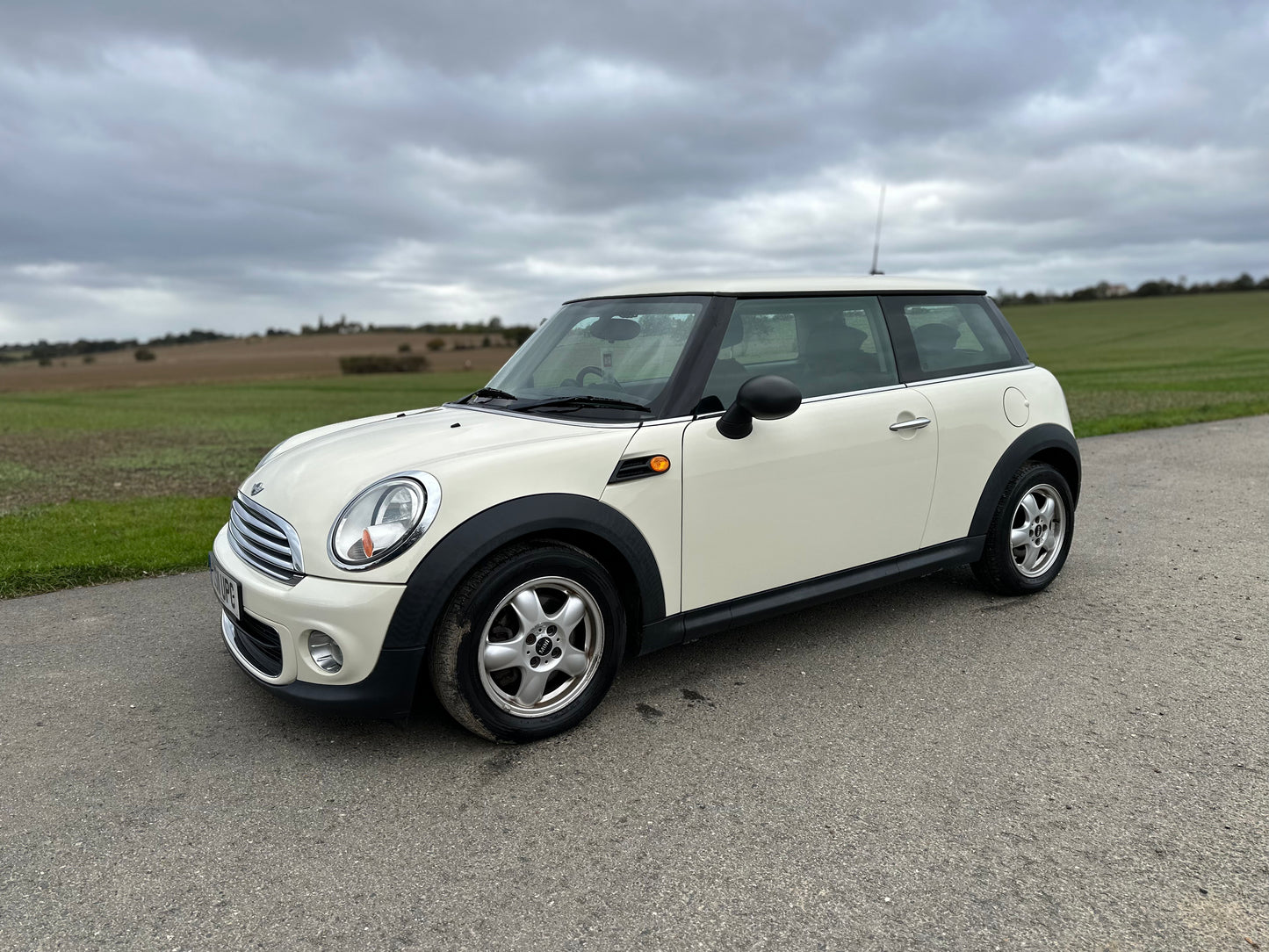 MINI HATCHBACK 1.6 One 3dr