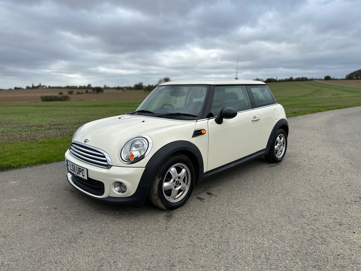 MINI HATCHBACK 1.6 One 3dr