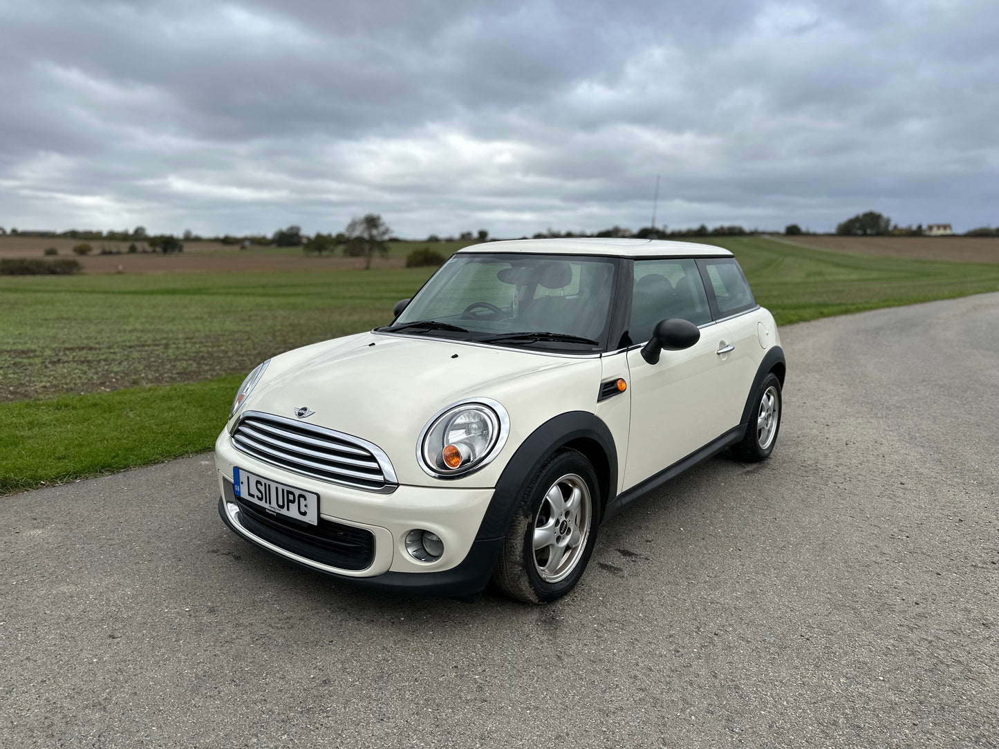 MINI HATCHBACK 1.6 One 3dr