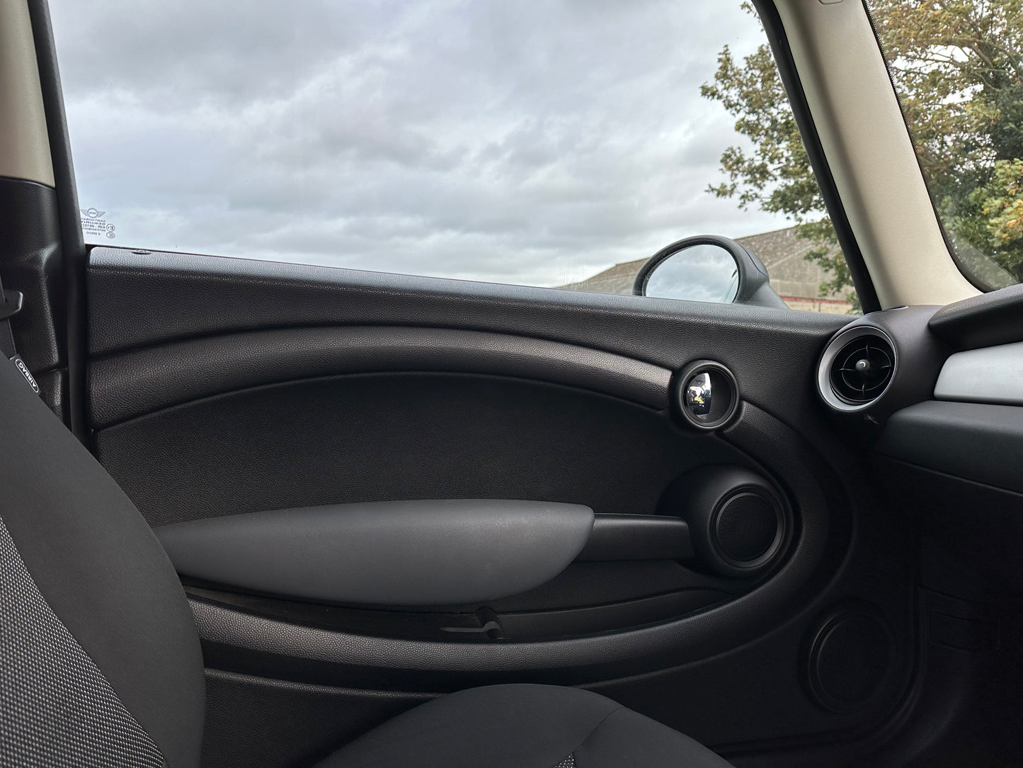 MINI HATCHBACK 1.6 One 3dr