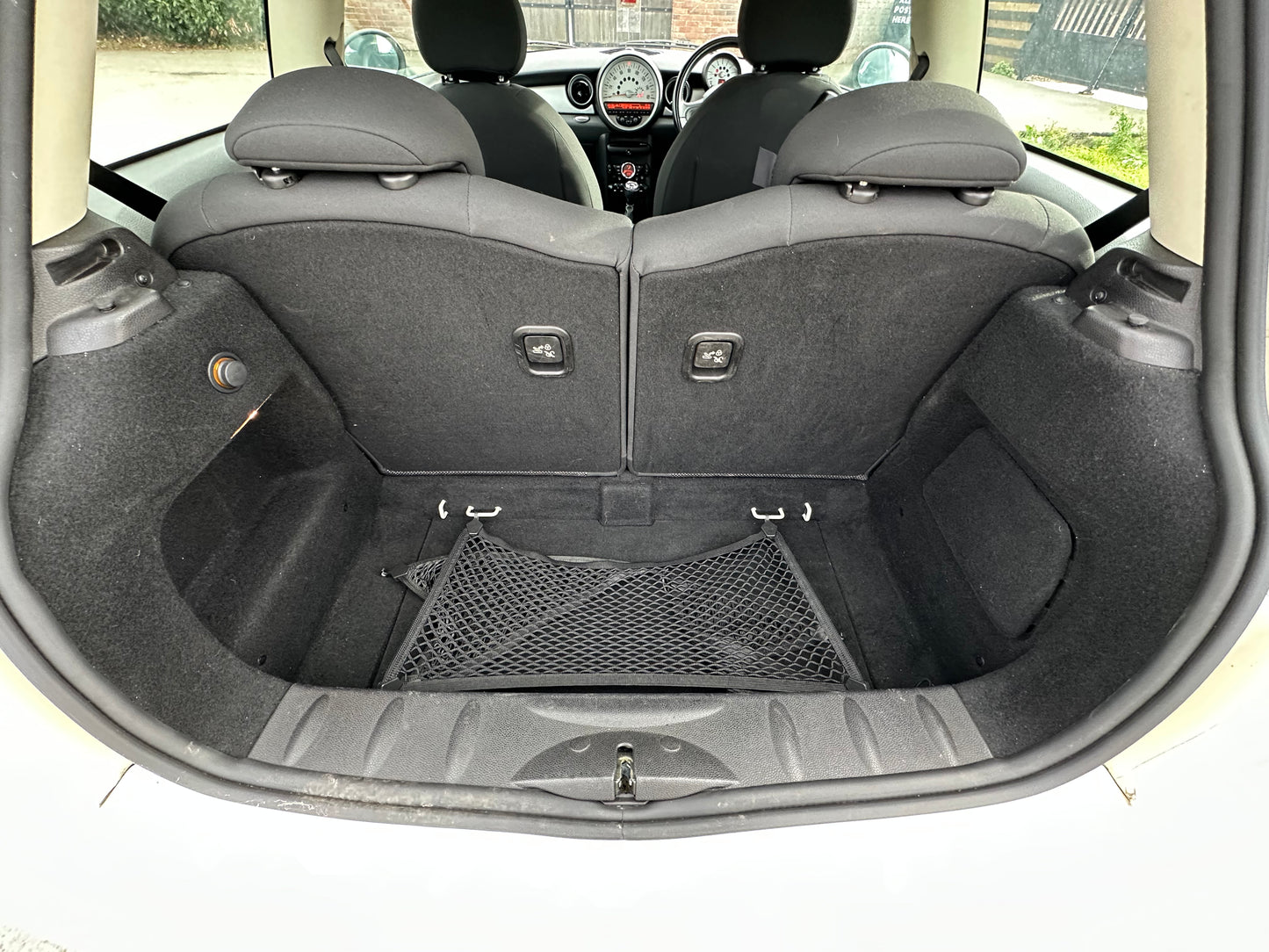 MINI HATCHBACK 1.6 One 3dr