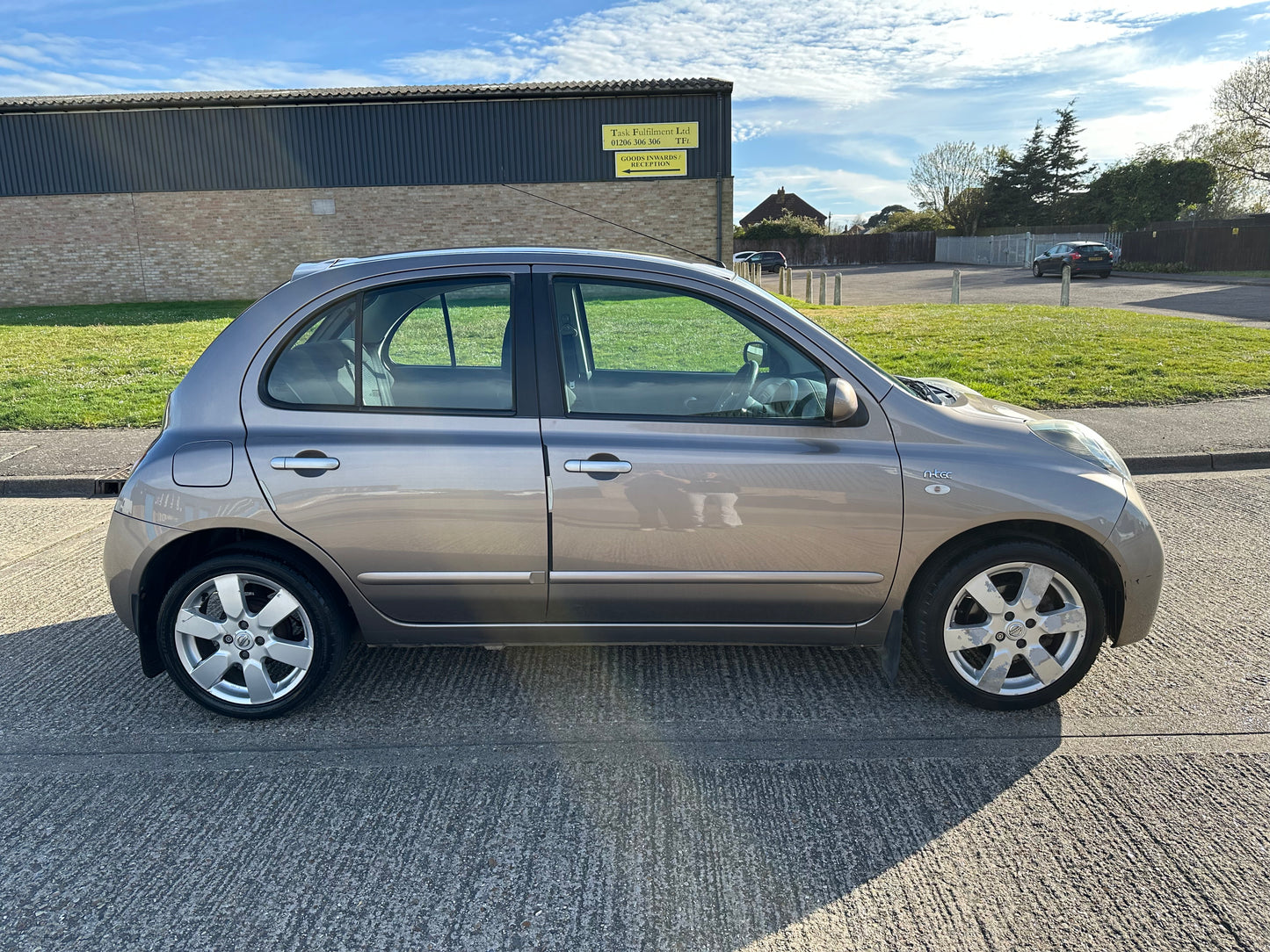 Nissan Micra 1.2 16v n-tec Hatchback 5dr