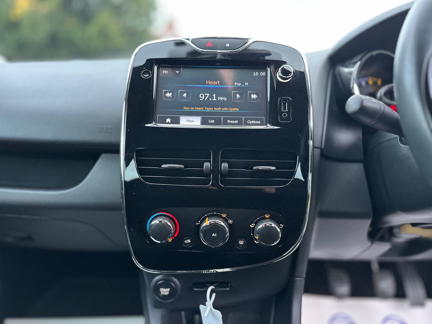 RENAULT CLIO 0.9 TCE 90 Dynamique MediaNav Energy 5dr