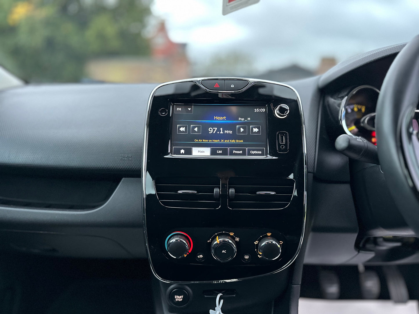 RENAULT CLIO 0.9 TCE 90 Dynamique MediaNav Energy 5dr