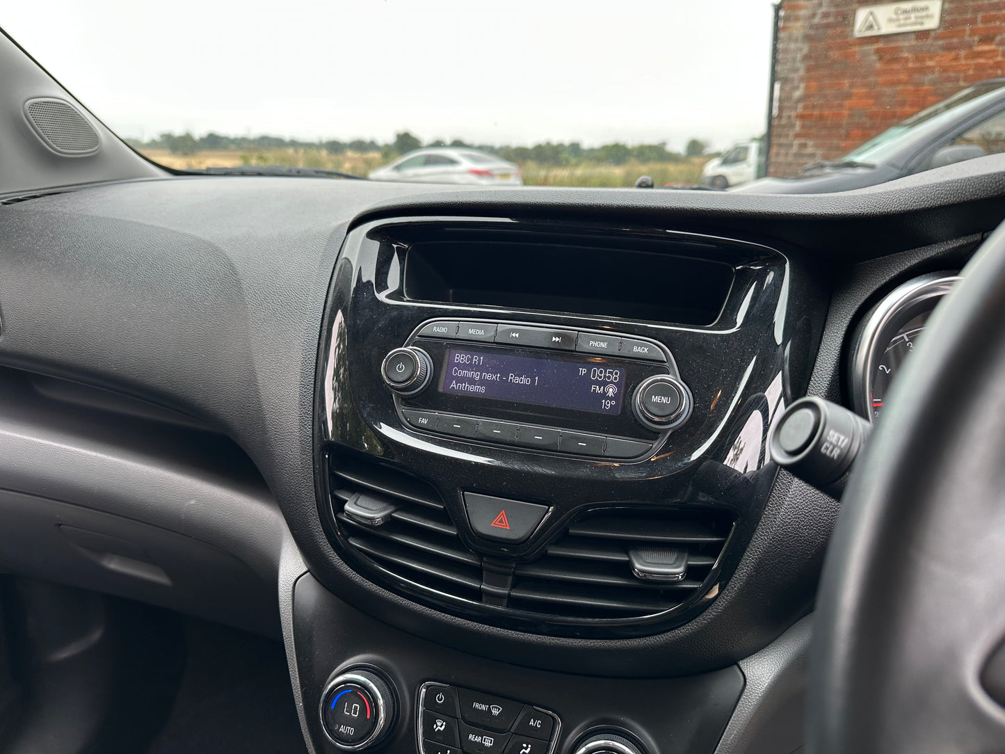 Vauxhall Viva 1.0i SL Euro 6 5dr