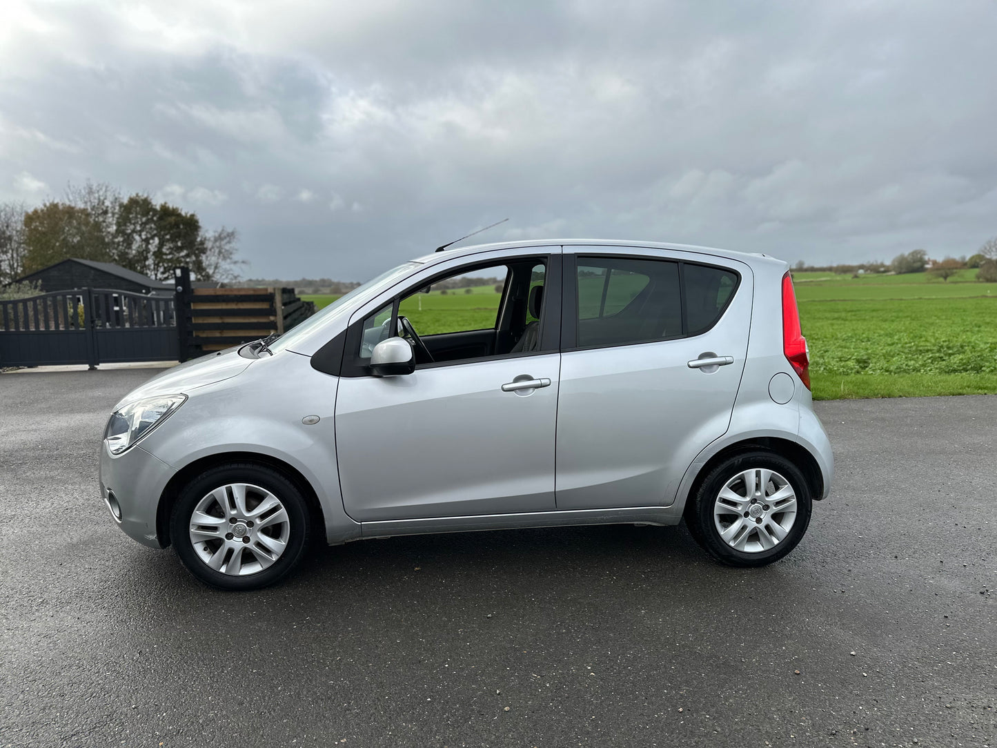 VAUXHALL AGILA 1.2 VVT ecoFLEX SE 5dr