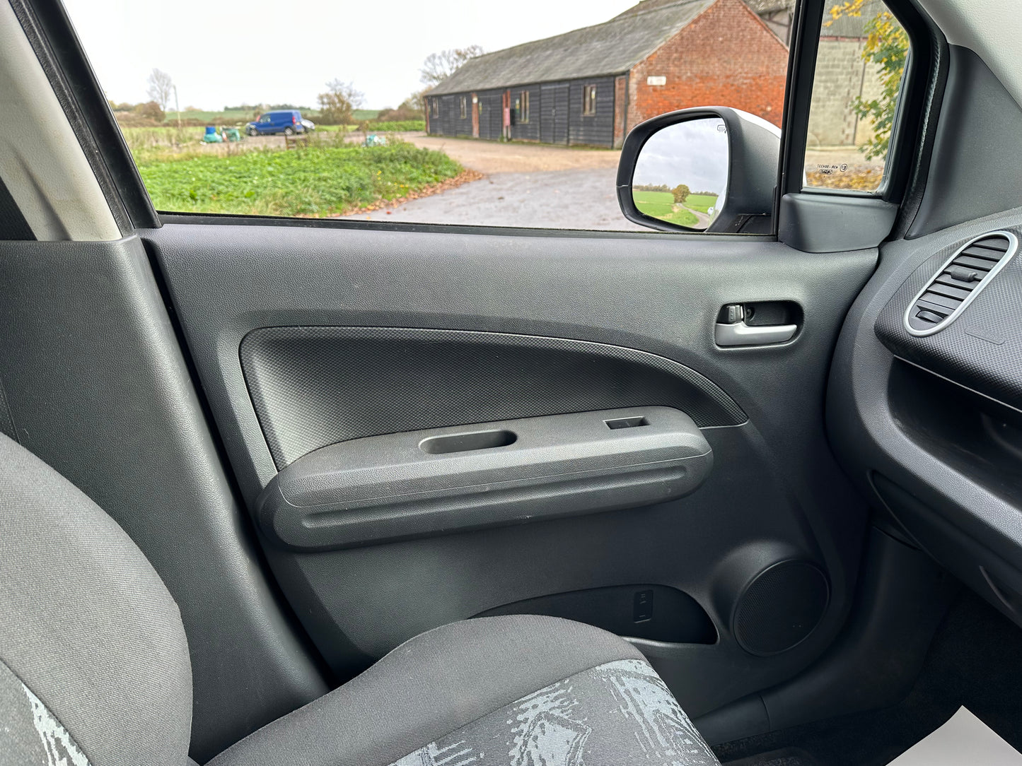 VAUXHALL AGILA 1.2 VVT ecoFLEX SE 5dr