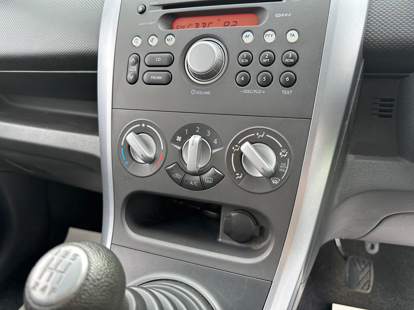 VAUXHALL AGILA 1.2 VVT ecoFLEX SE 5dr