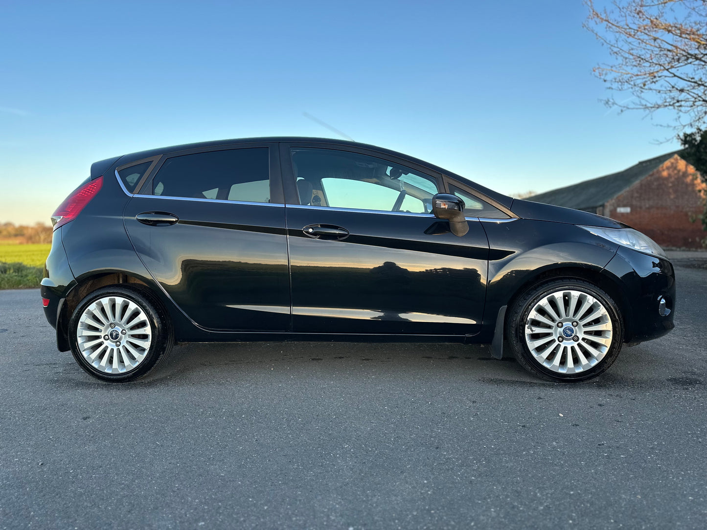 FORD FIESTA 1.6 Titanium 5dr