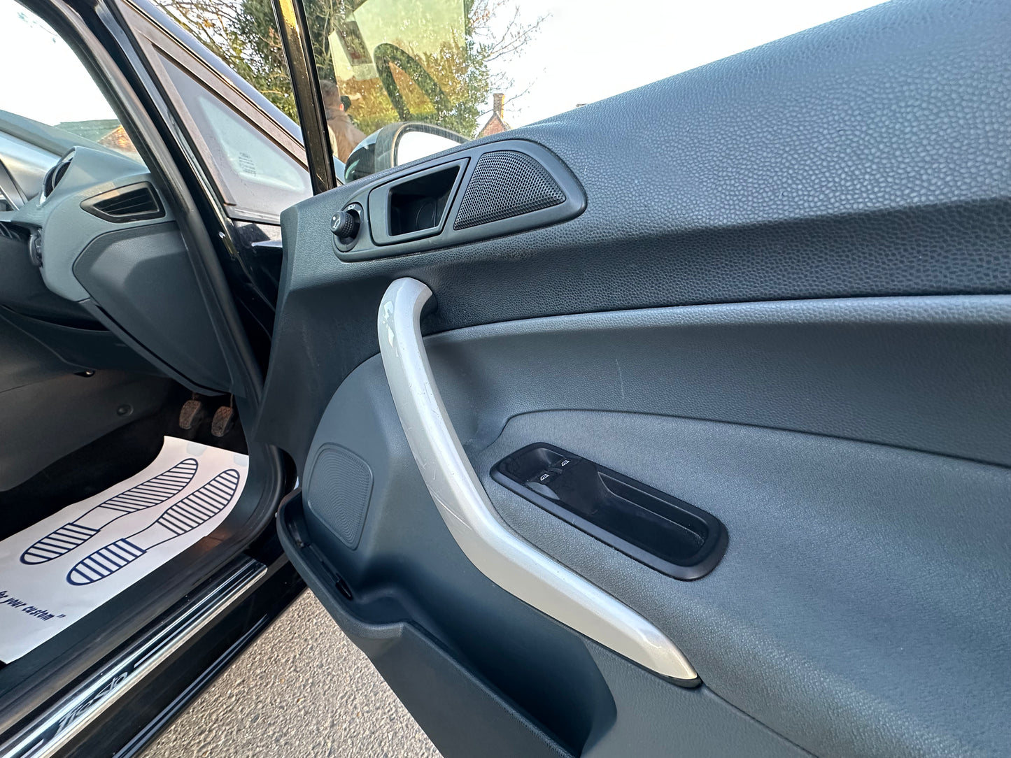 FORD FIESTA 1.6 Titanium 5dr