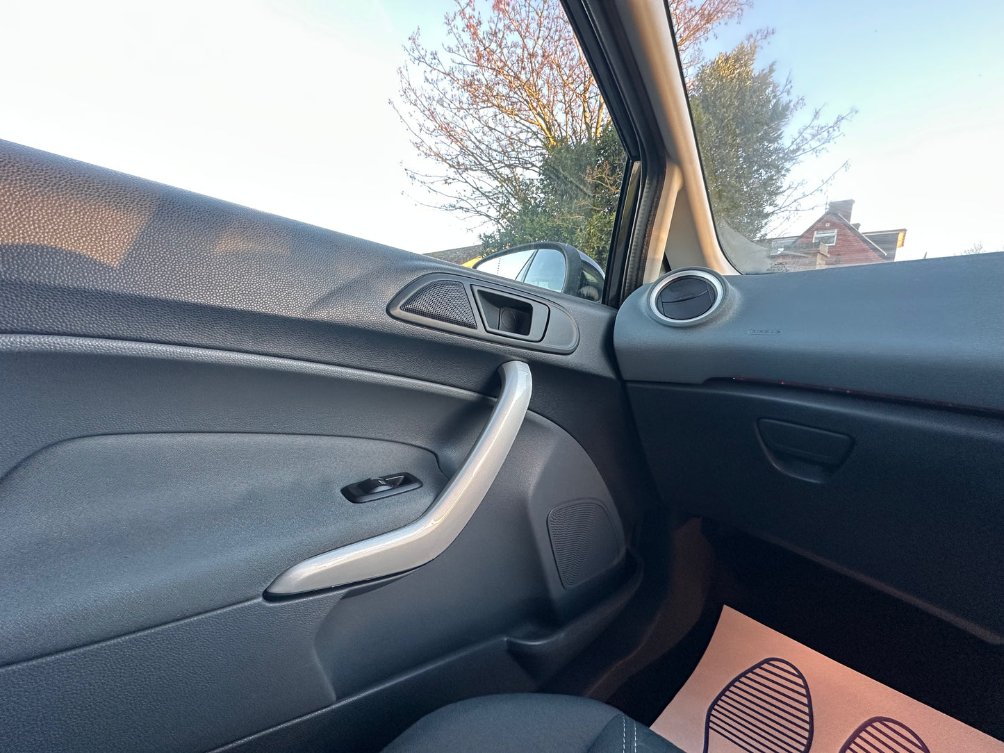 FORD FIESTA 1.6 Titanium 5dr