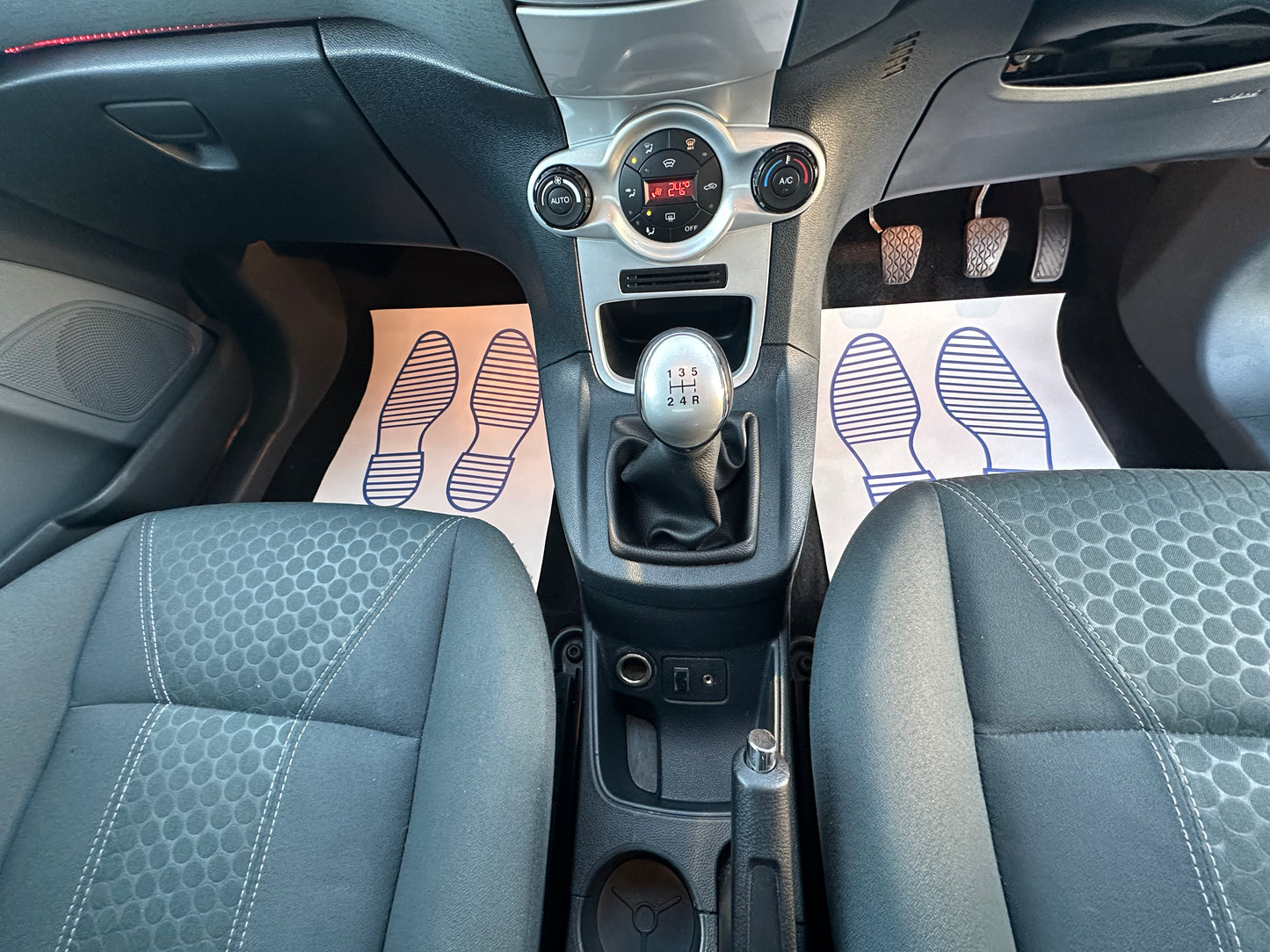 FORD FIESTA 1.6 Titanium 5dr