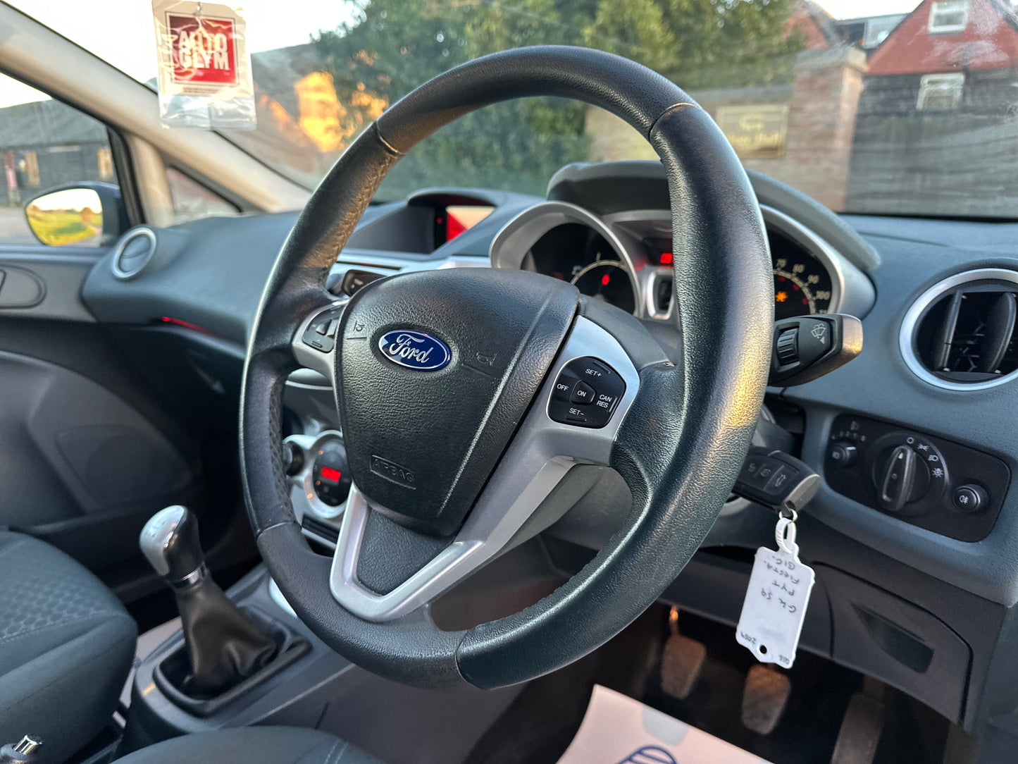 FORD FIESTA 1.6 Titanium 5dr