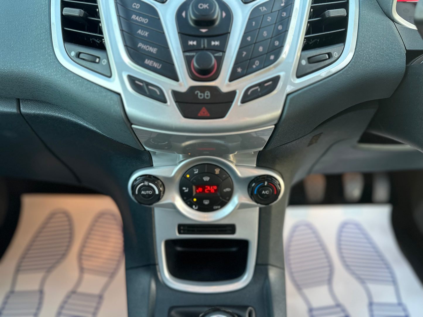 FORD FIESTA 1.6 Titanium 5dr