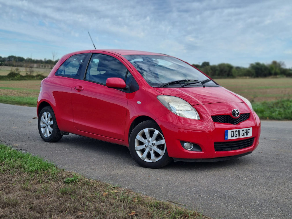 2011 Toyota Yaris 1.33 VVT-i T Spirit Nav 3dr [6]