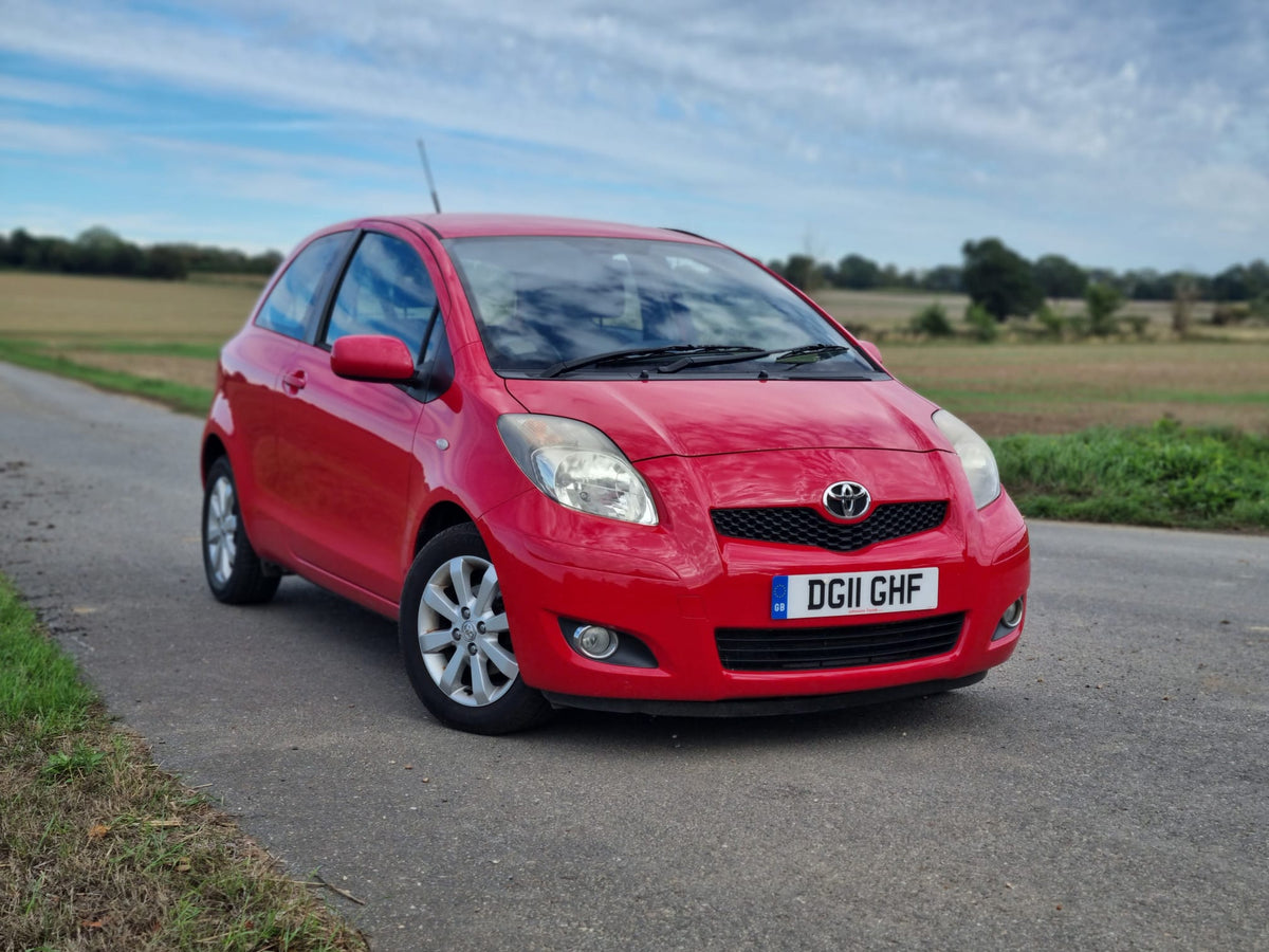 2011 Toyota Yaris 1.33 VVT-i T Spirit Nav 3dr [6]