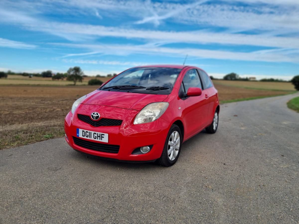 2011 Toyota Yaris 1.33 VVT-i T Spirit Nav 3dr [6]