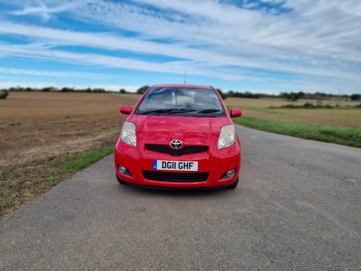2011 Toyota Yaris 1.33 VVT-i T Spirit Nav 3dr [6]