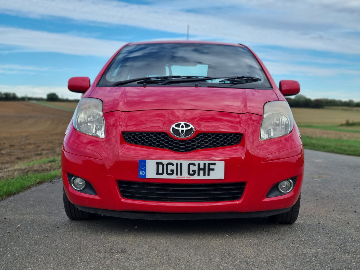 2011 Toyota Yaris 1.33 VVT-i T Spirit Nav 3dr [6]