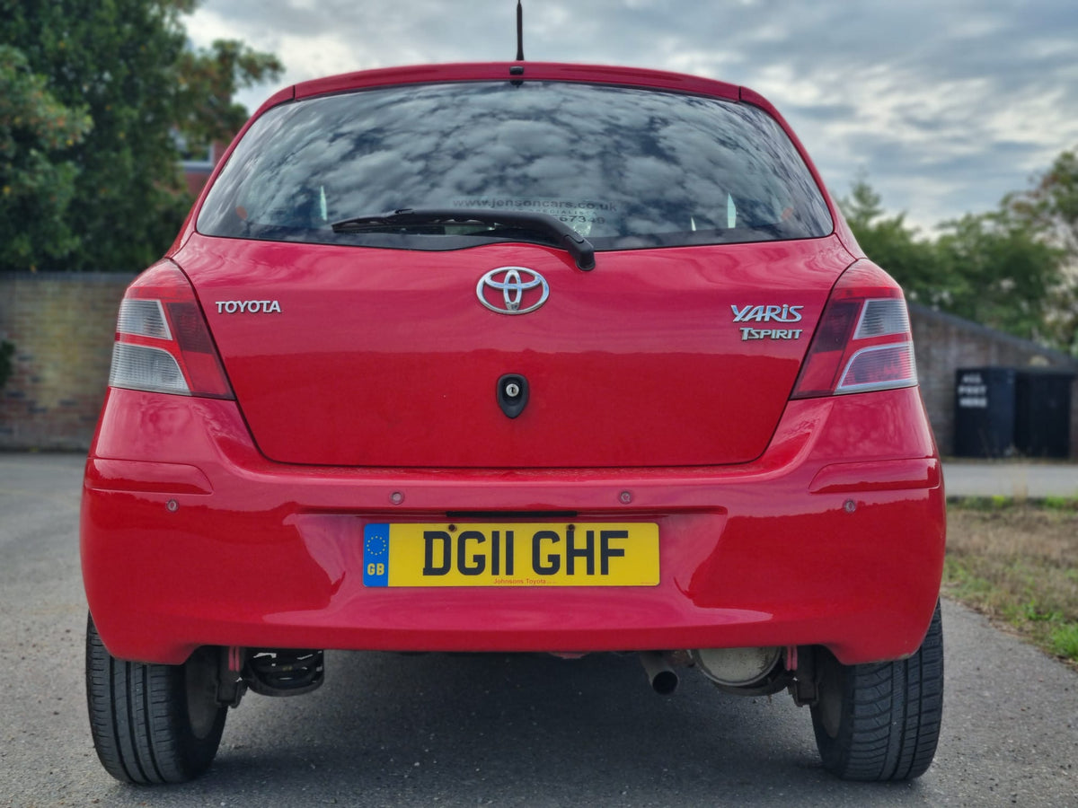 2011 Toyota Yaris 1.33 VVT-i T Spirit Nav 3dr [6]