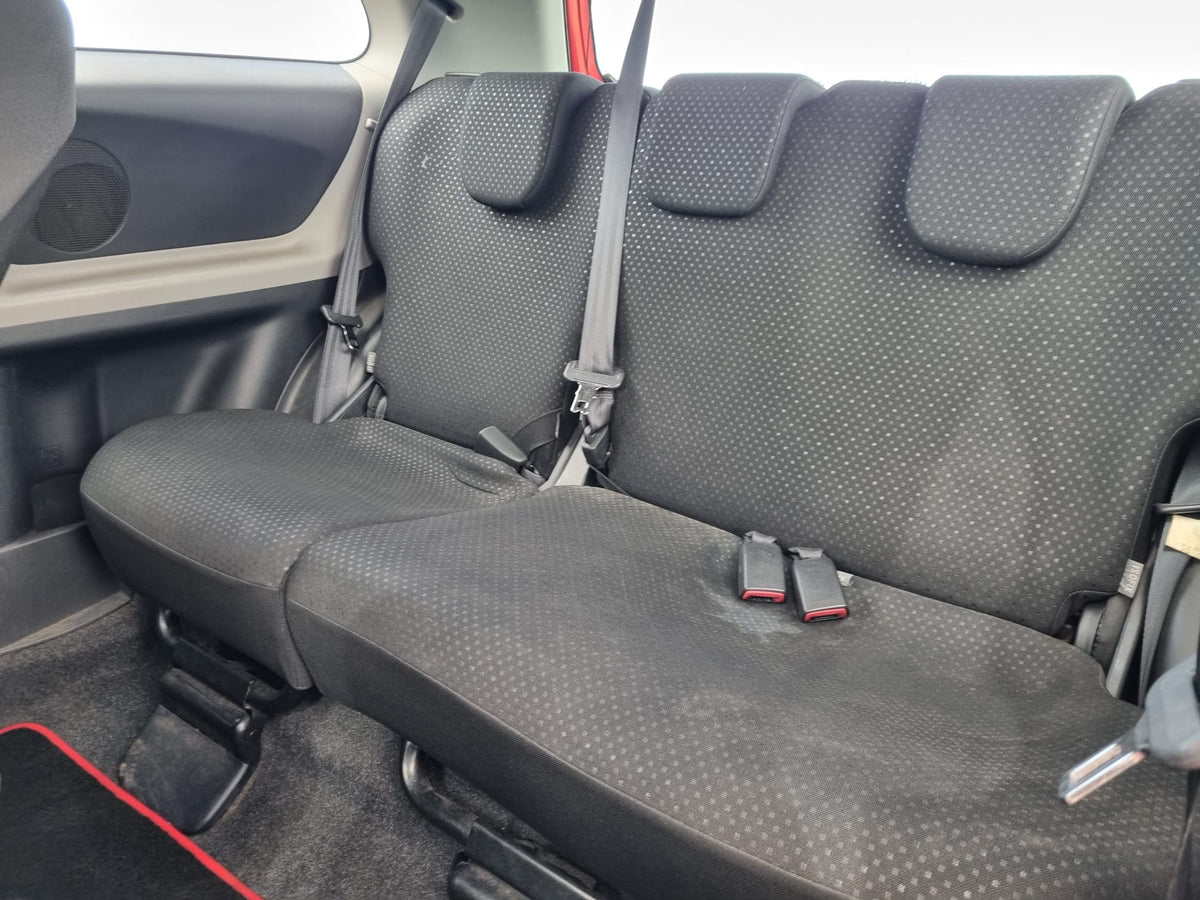 2011 Toyota Yaris 1.33 VVT-i T Spirit Nav 3dr [6]