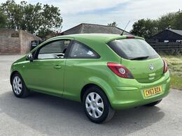 Vauxhall Corsa 1.4 16V Exclusiv Euro 5 3dr (A/C)